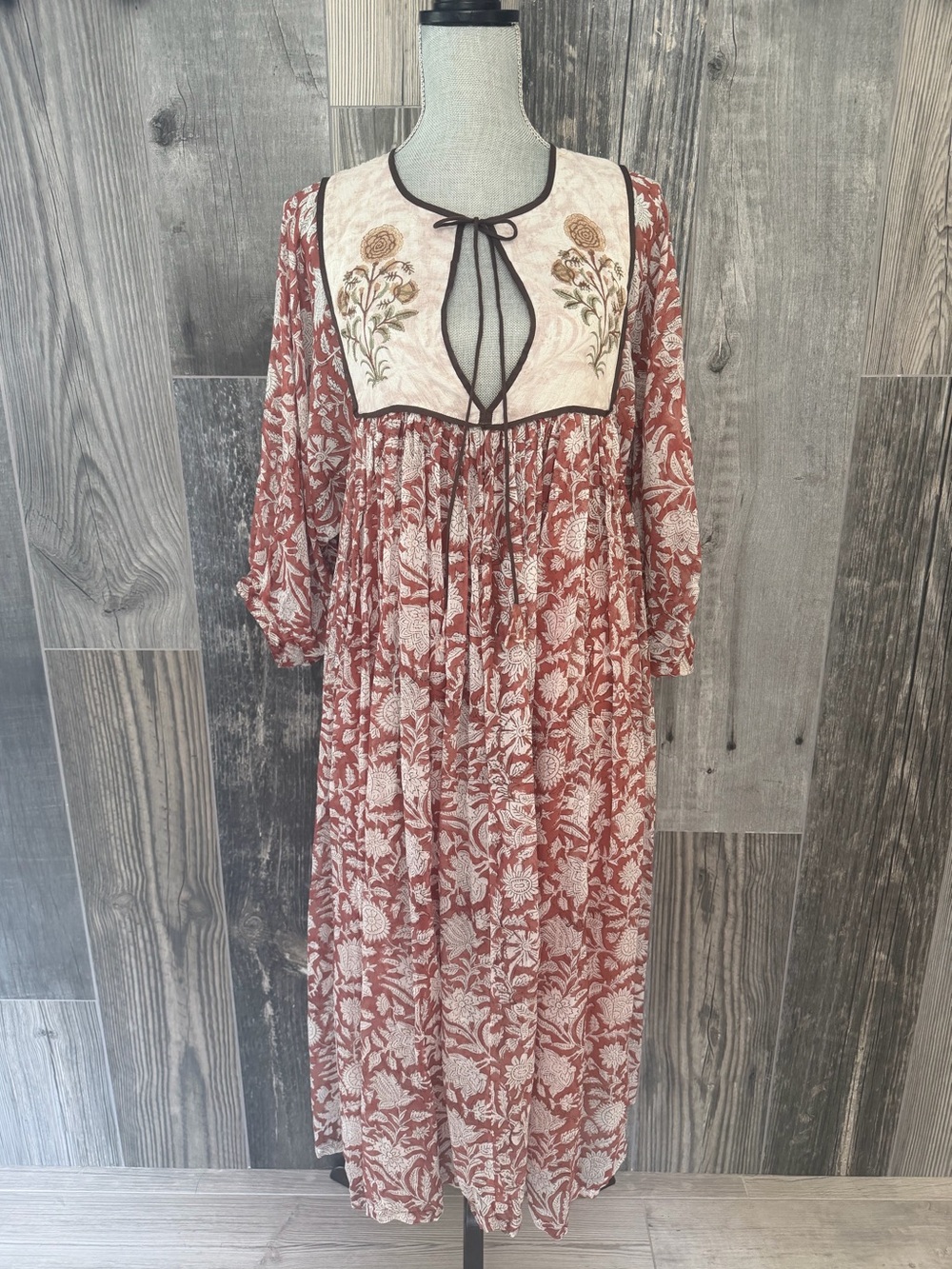 NWT Daughters of India Diya MIDI Dress in
Chestnut
